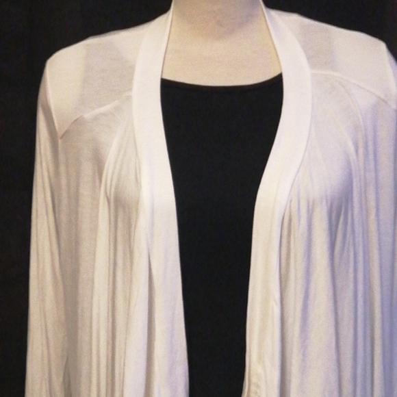 NWT..DEPT222, lightweight  white sweater, Size Small - Picture 2 of 9